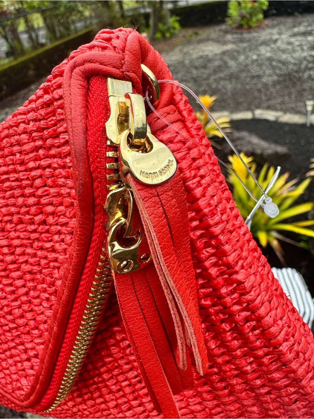 Henri Bendel NWT Deb Slim Asym Straw Clutch Crossbody Red Coral Bag $198 - Picture 7 of 13